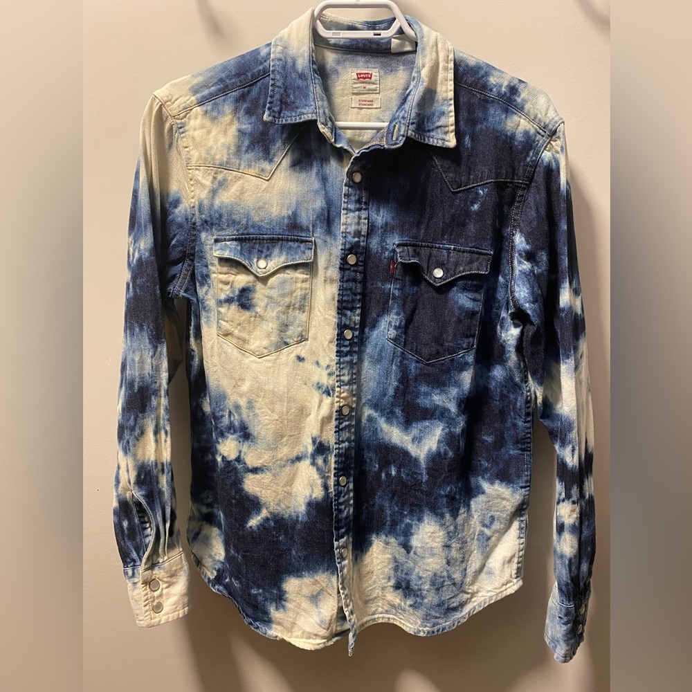 Levi’s button up